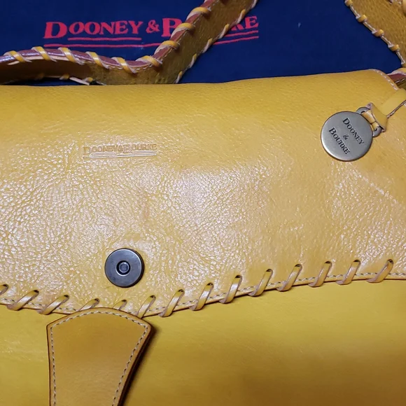 Brand new leather Dooney & Bourke hobo bag. - Picture 6 of 10